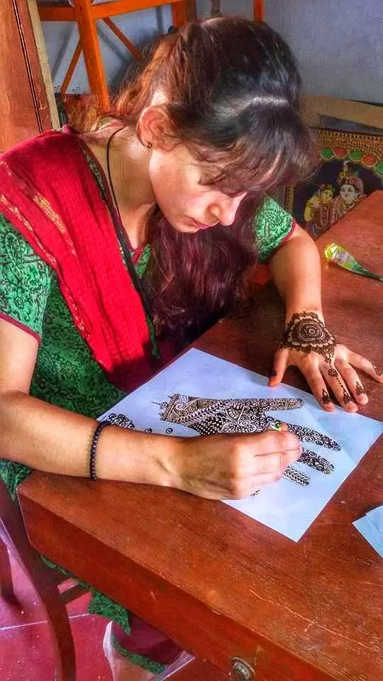 Mehendi (henna) workshop at Sita Cultural Center, Pondicherry (photo 2)